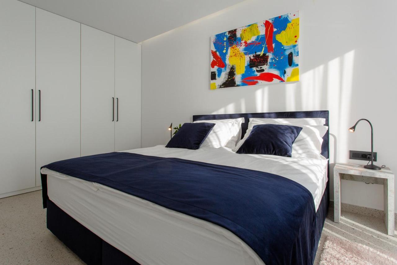 Dispet, Sea View, Pool, Jacuzzi, Sauna, Cinema Vila Celina