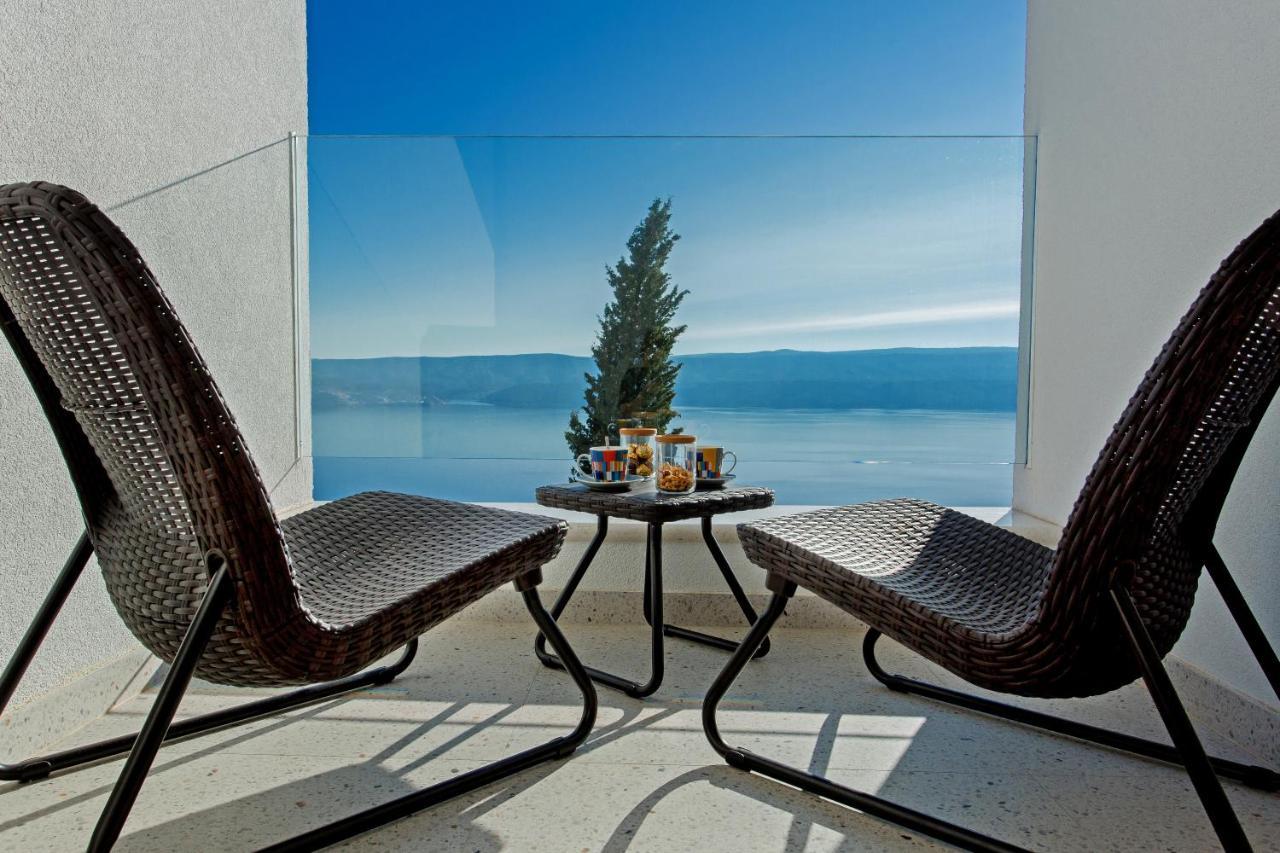 Dispet, Sea View, Pool, Jacuzzi, Sauna, Cinema * Celina
