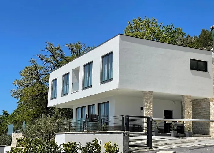 Villa Dispet, Sea View, Pool, Jacuzzi, Sauna, Cinema