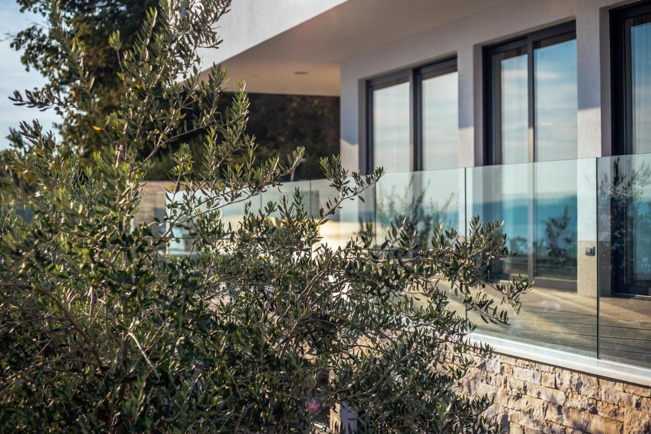 Dispet, Sea View, Pool, Jacuzzi, Sauna, Cinema *