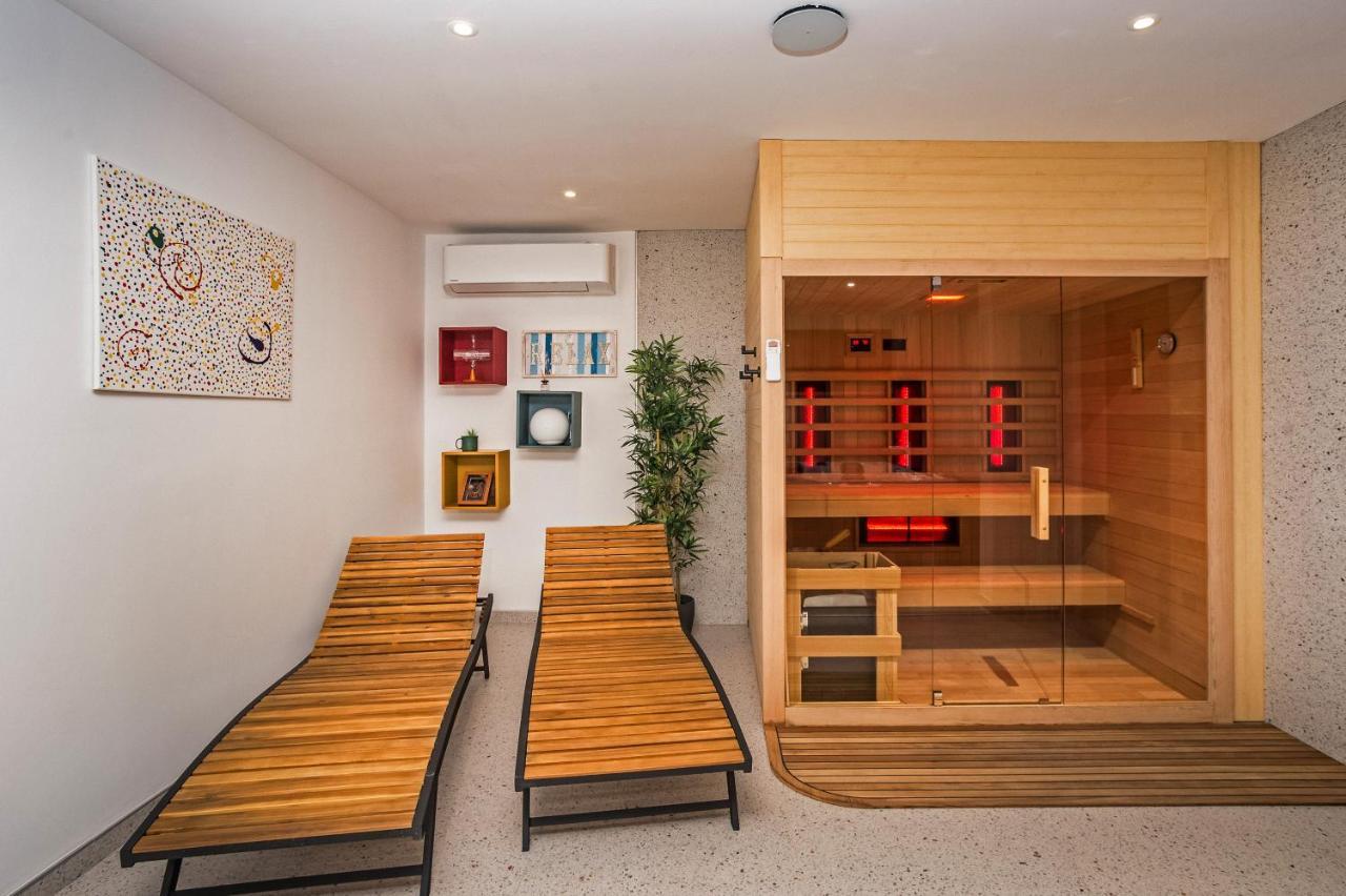 Villa Dispet, Sea View, Pool, Jacuzzi, Sauna, Cinema