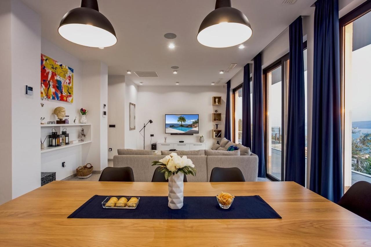 Dispet, Sea View, Pool, Jacuzzi, Sauna, Cinema * Celina