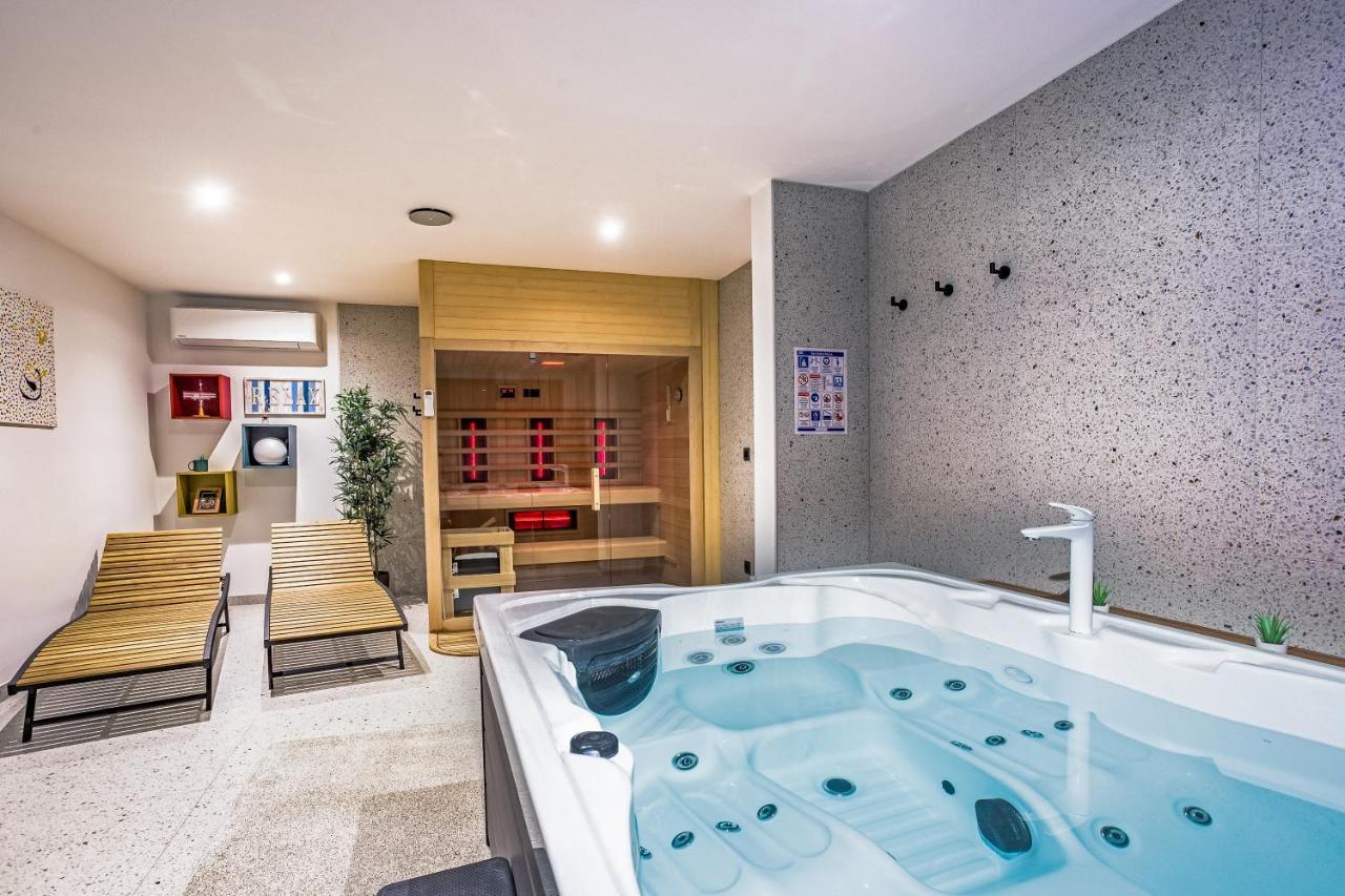 Dispet, Sea View, Pool, Jacuzzi, Sauna, Cinema Villa *