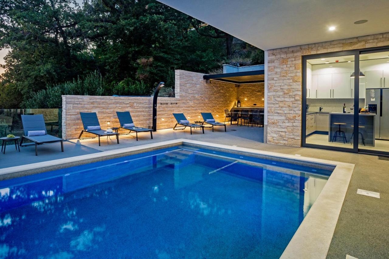 Dispet, Sea View, Pool, Jacuzzi, Sauna, Cinema Villa *